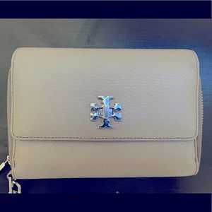Tory Burch Gray Wristlet